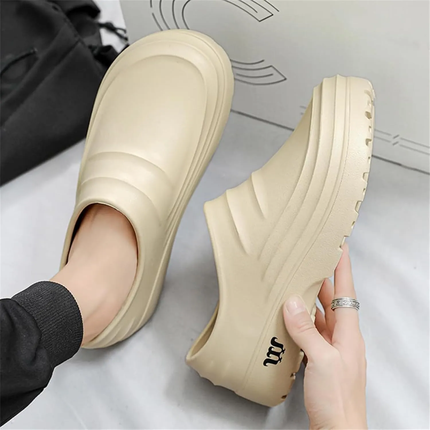 Armadillo Clogs Nurse Shoes for Women Men Slip-Resistant Ideal Work Shoes Oil Resistant Chef Wide Waterproof Shoe
