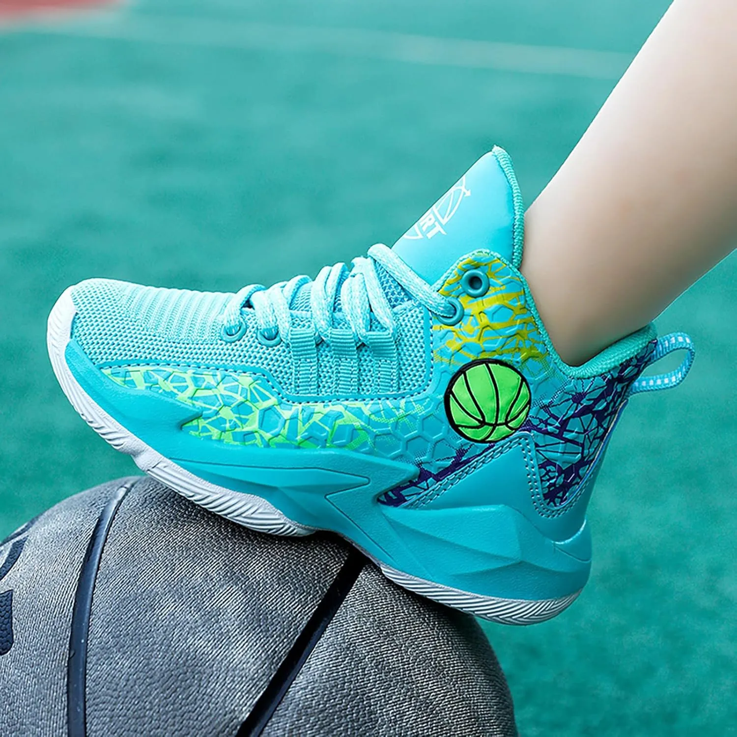 Kids Basketball Shoes High-top Sports Shoes Boys Sneakers Durable Lace-up Non-Slip Running Shoes Secure for Little Kids Big Kids