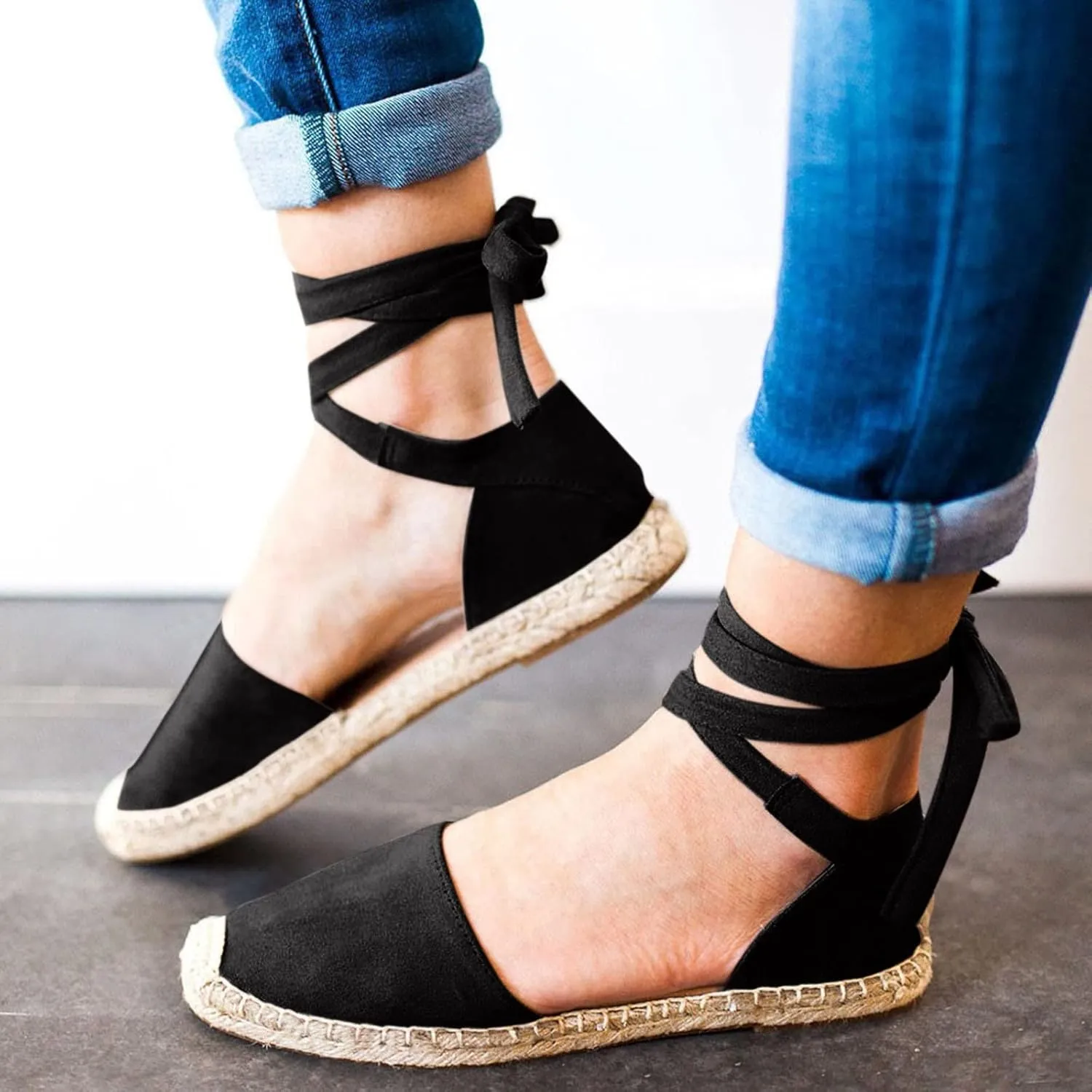 Lace Up Sandals for Women Rhinestone Flat Sandals Summer Comfortable Cross Strap Gladiator Flat Shoes Casual Dressy Non Slip Tie up Roman Beach Sandals