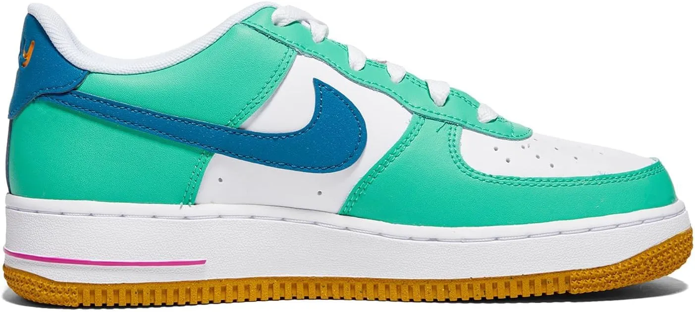 NIKE Men's Sneakers